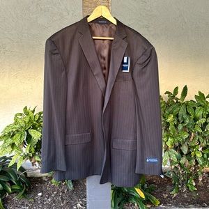 Stafford Essentials men’s suit coat. Dark brown pin stripe. Size: 52L